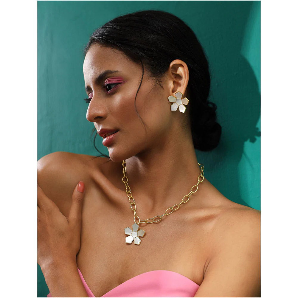 VARNIKA ARORA Willow Studs - Image 4